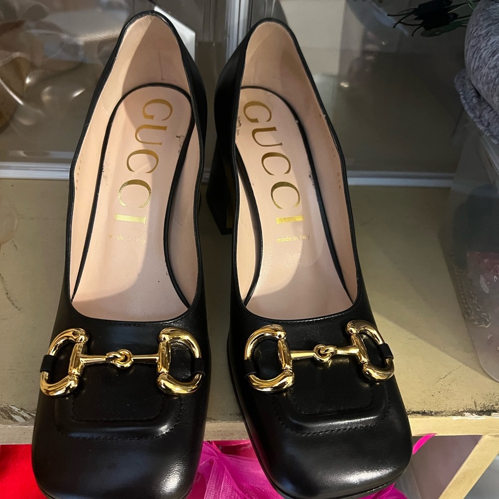 Gucci Black and Gold Heels with Chain Accent